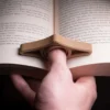 06473e0e82221c60 Soporte para Páginas de Libro – Abrelibros de Una Mano - Abridor de Libros
